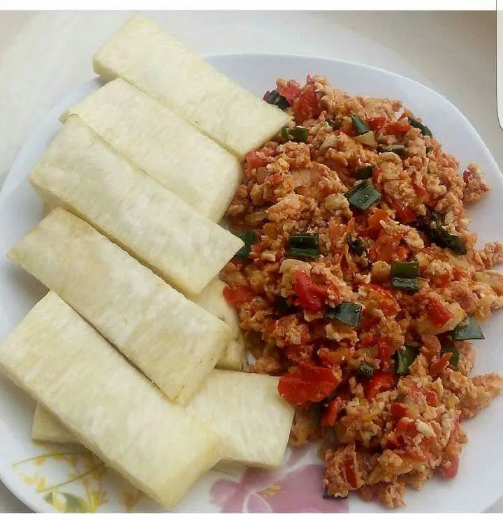Yam (3 slices) with Egg sauce